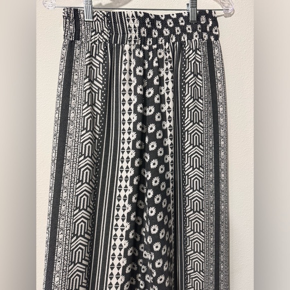 CATO , size XS pants, 100% polyester fabric - Picture 3 of 12